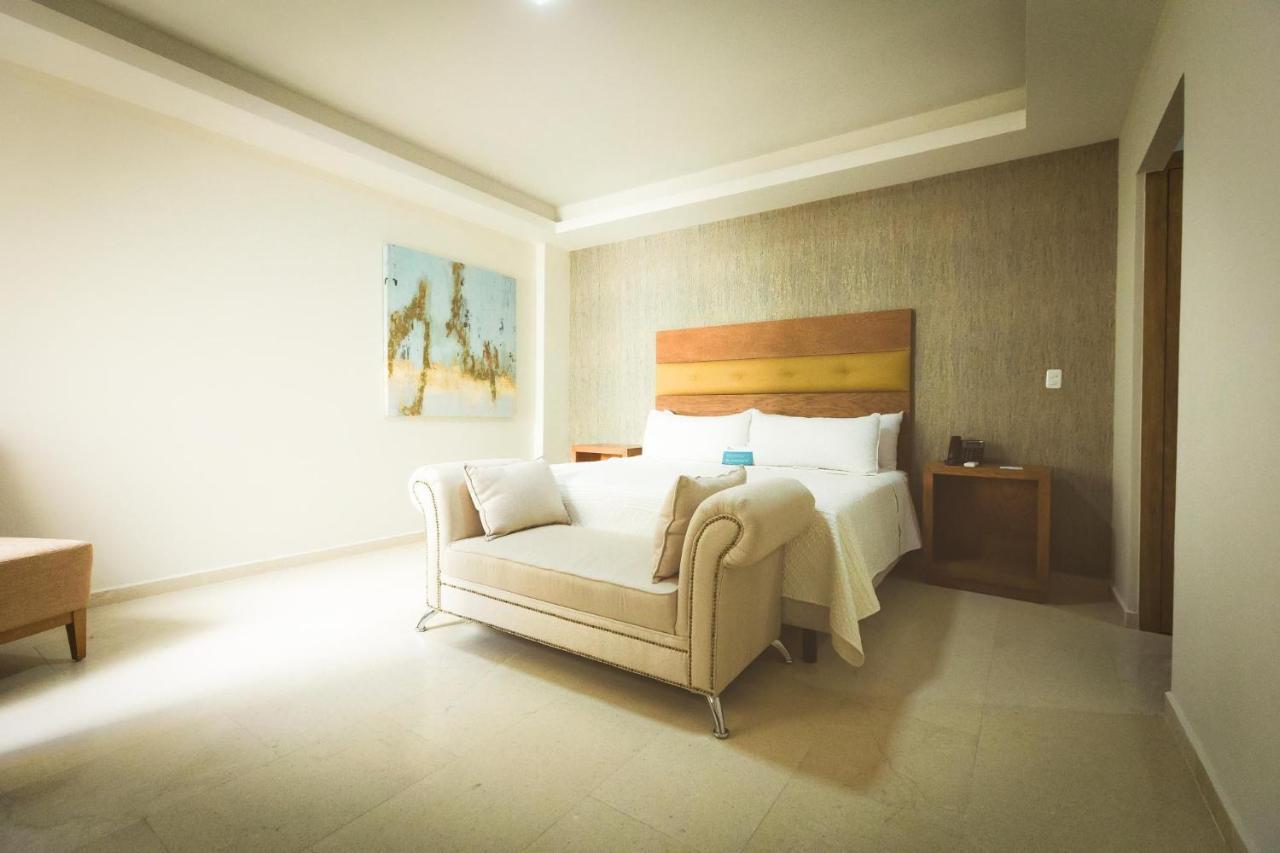 Hotel Andalucia Torreón Екстериор снимка